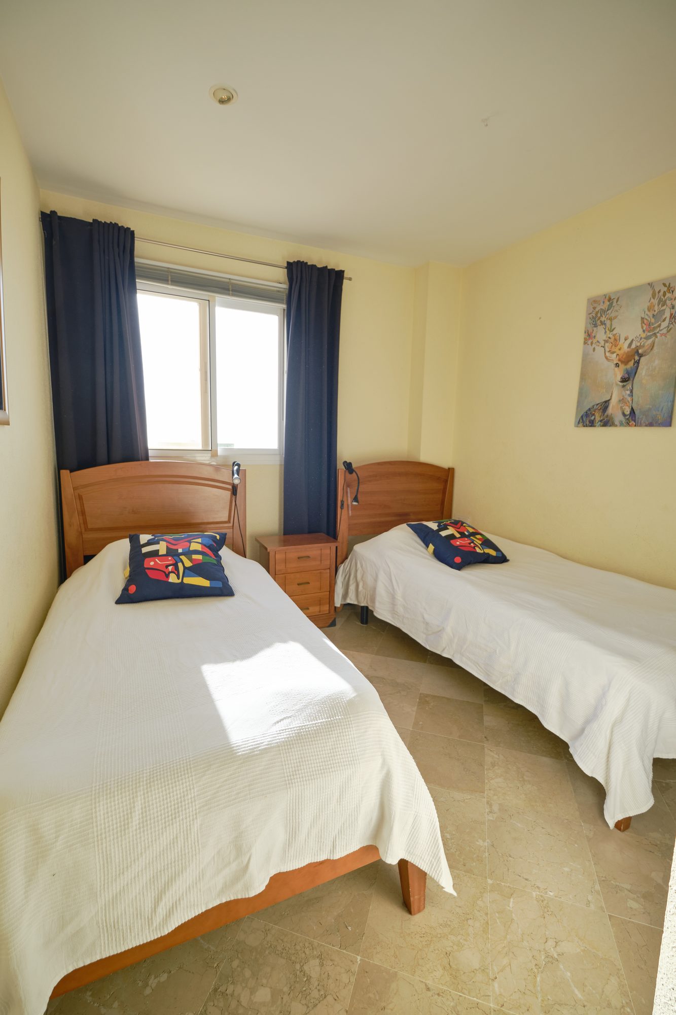 Twin bedroom